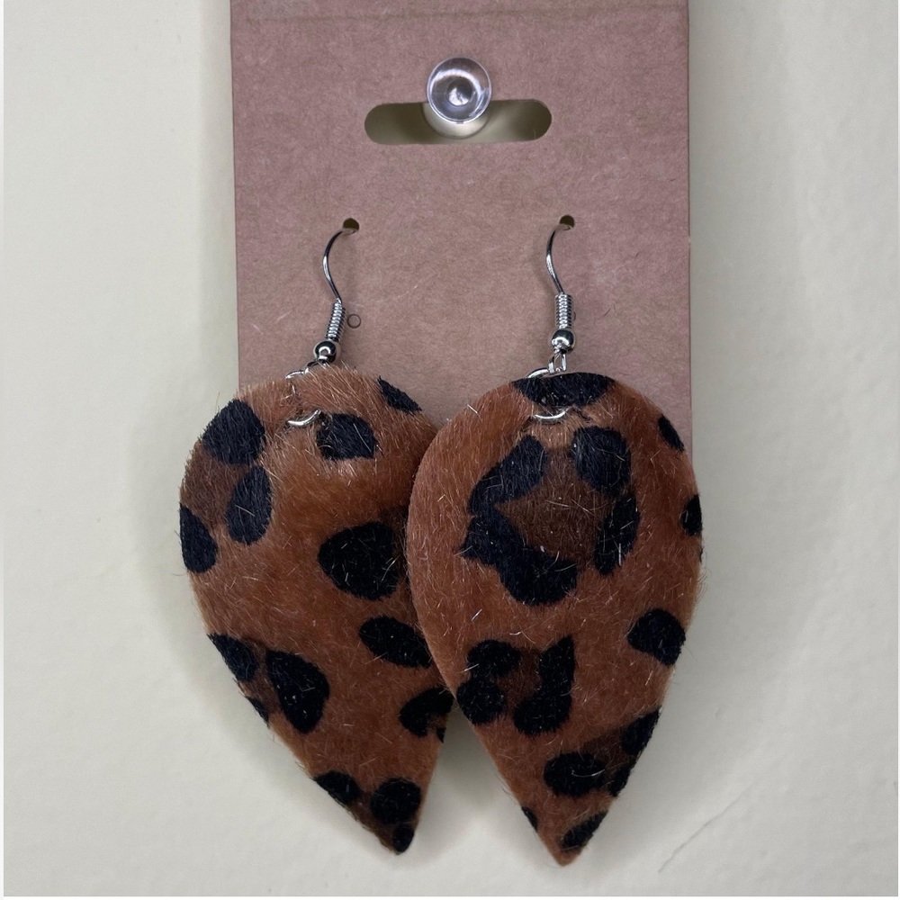3/15 EARRINGS NWT ADD 3 TO BUNDLE